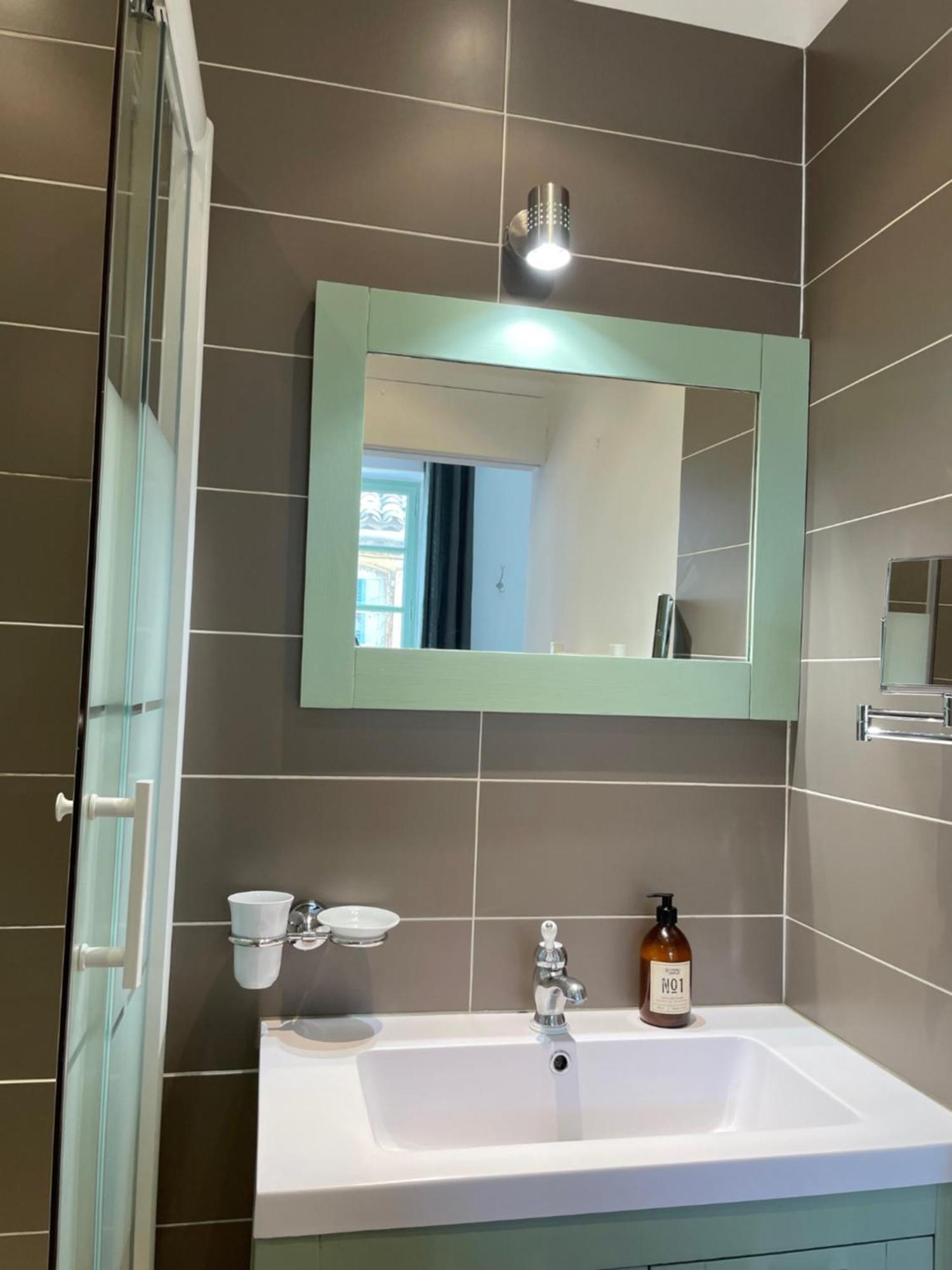 Apartamento L'écrin de Mona au coeur de Lourmarin Exterior foto